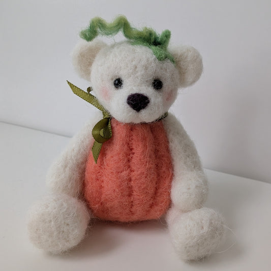 Pumpkin Bear - Pippin